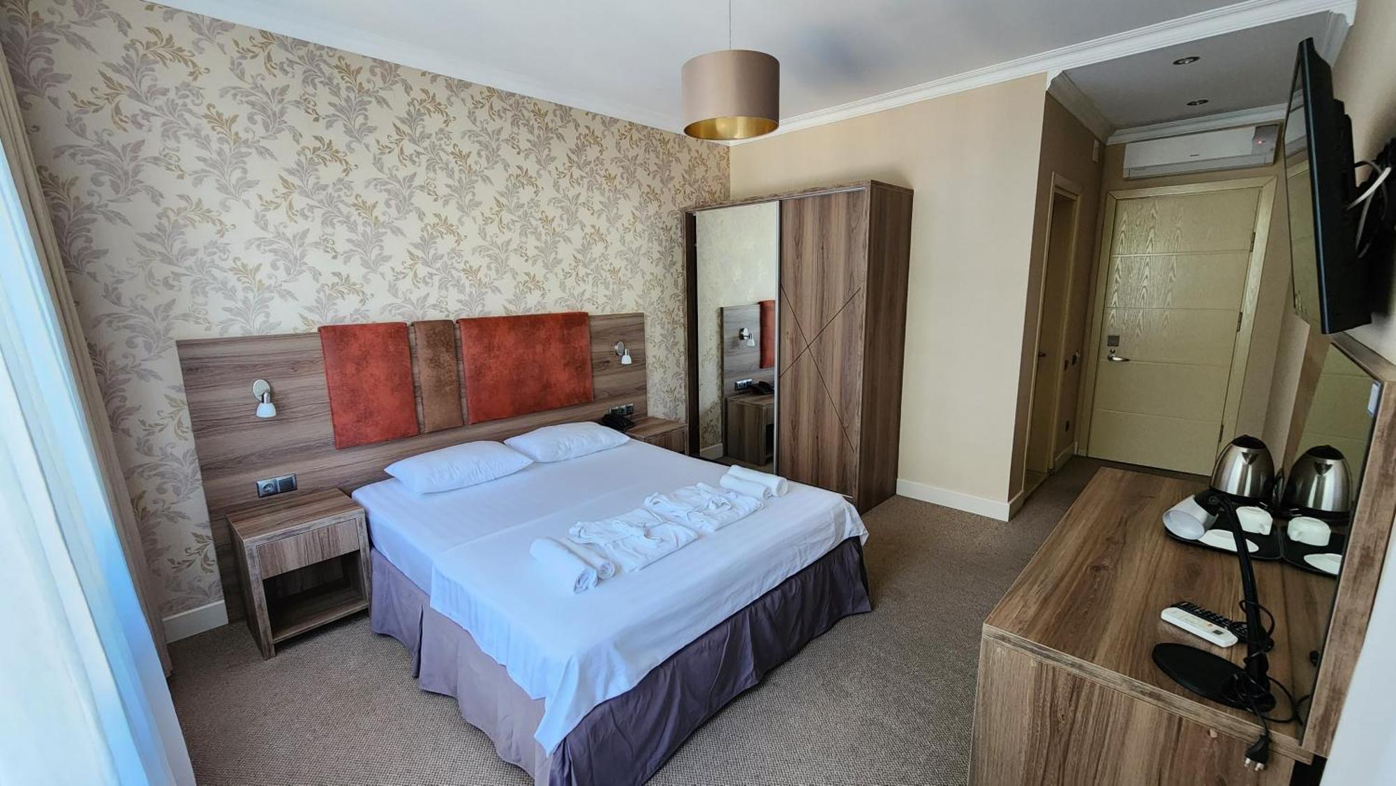 Hotel Montana Kvariati Bagian luar foto