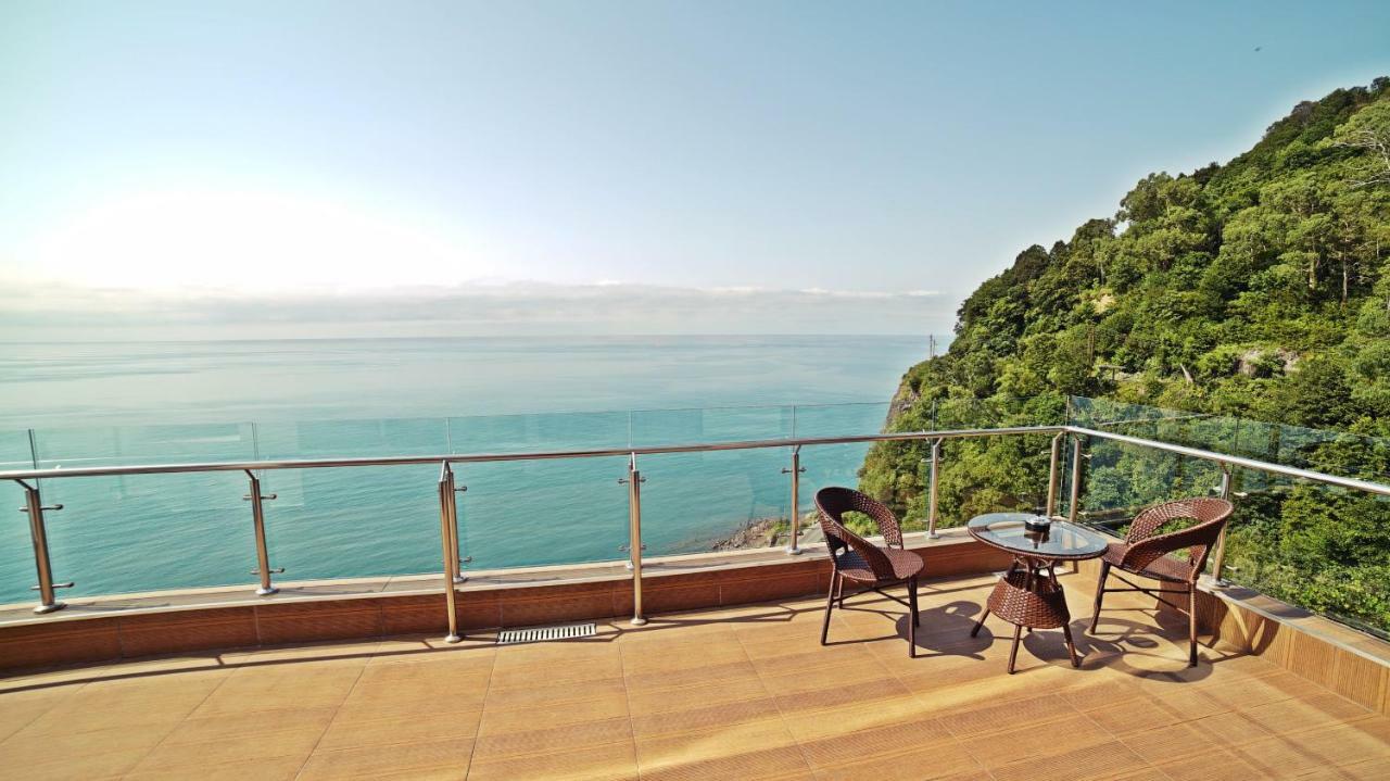 Hotel Montana Kvariati Bagian luar foto