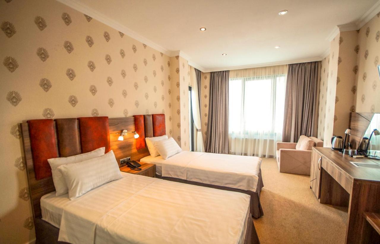 Hotel Montana Kvariati Bagian luar foto