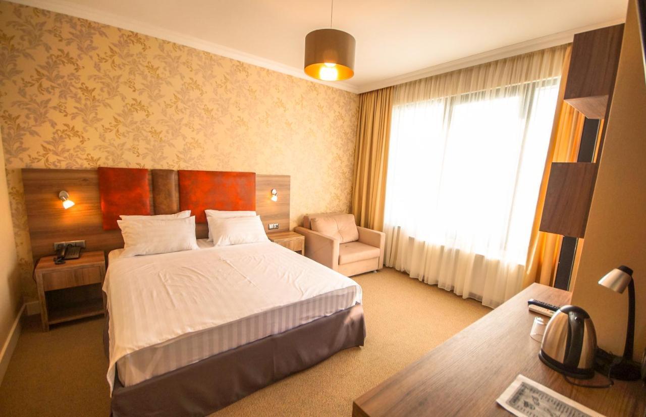 Hotel Montana Kvariati Bagian luar foto